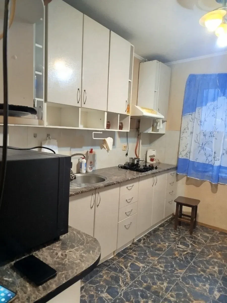 3-кімнатна квартира, Дніпровський: торг, ТРЦ скаймол за 10 хв пішки