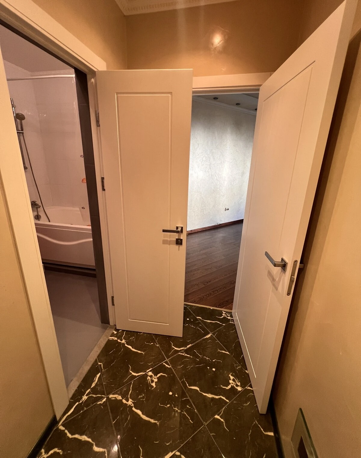 2-комнатная квартира, Дарницкий: 2 санузла, Позняки - фото 1