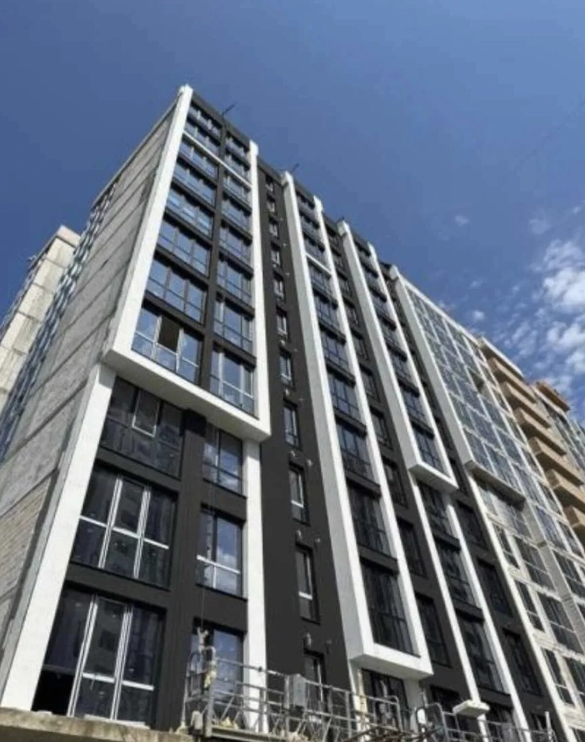 1-комнатная квартира, Ивано-Франковск: закрытый двор, дом 2023 года - фото 1