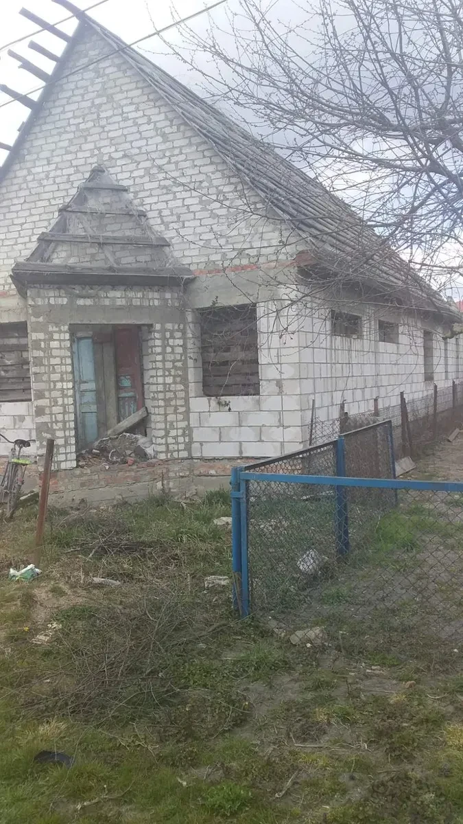 Ділянка 5 соток, Луків: незавершене будівництво, трифазна лінія, свердловина - фото 1