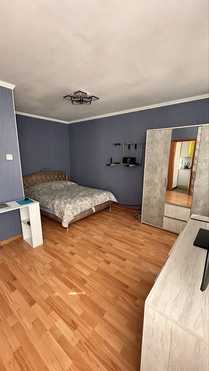 1-кімнатна квартира, Подільський: автономне опалення, лікарня 50 м, фото 4