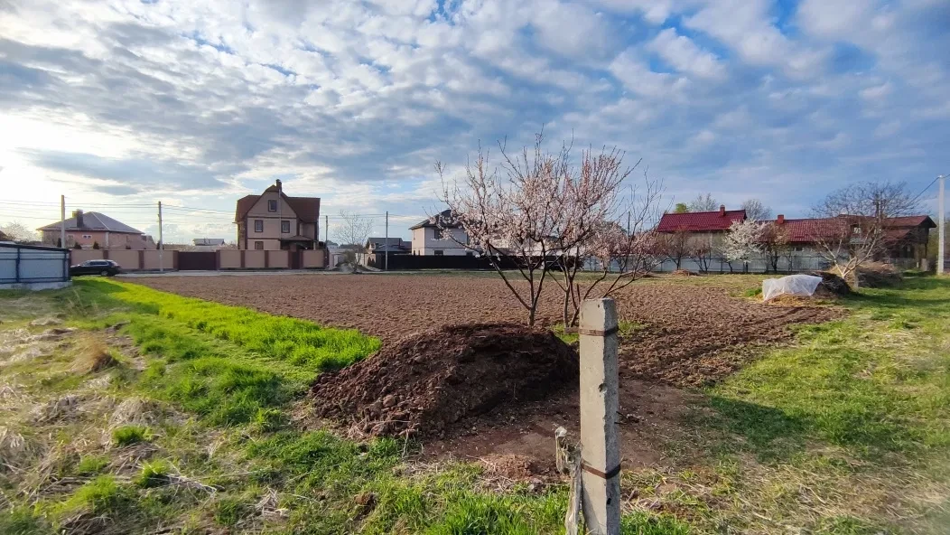 Ділянка 11 соток, Нові Петрівці: асфальт, дві сторони, NOVUS - фото 4