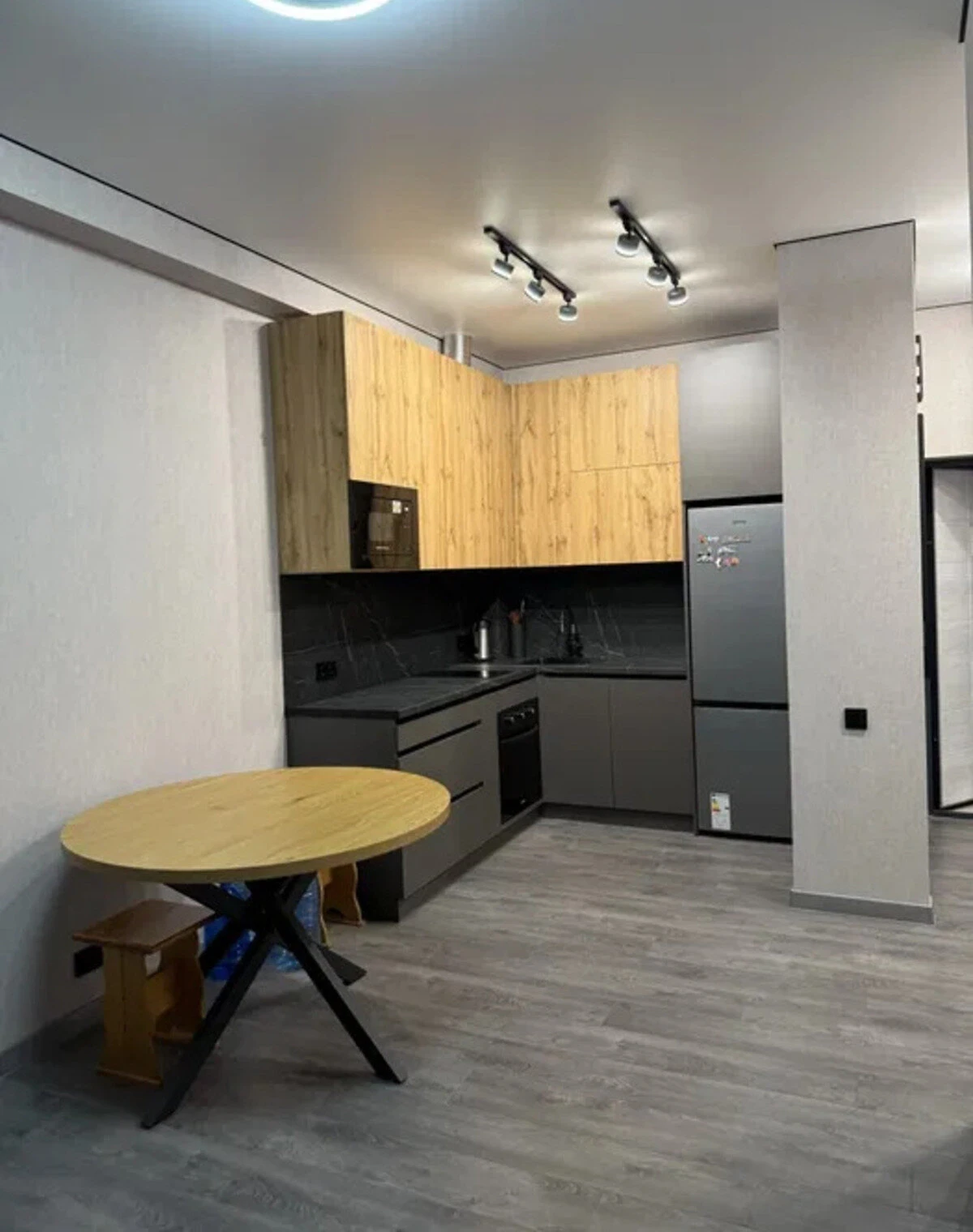 2-кімнатна квартира, Сортування: кухня 20.5 м², індивідуальне опалення - фото 1