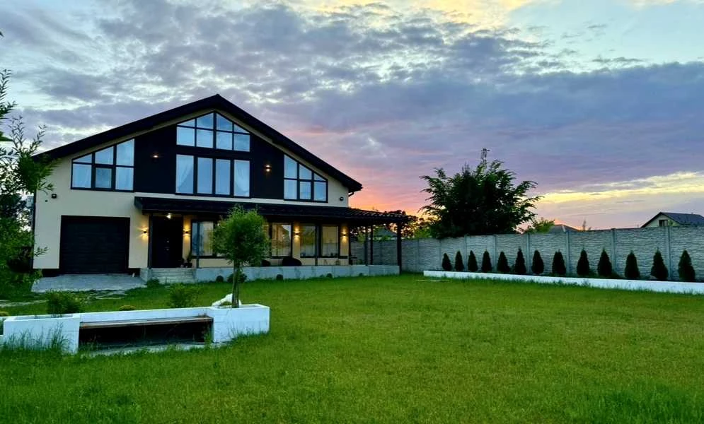 Будинок, Зарічани: тераса 40 м², немає відключень світла