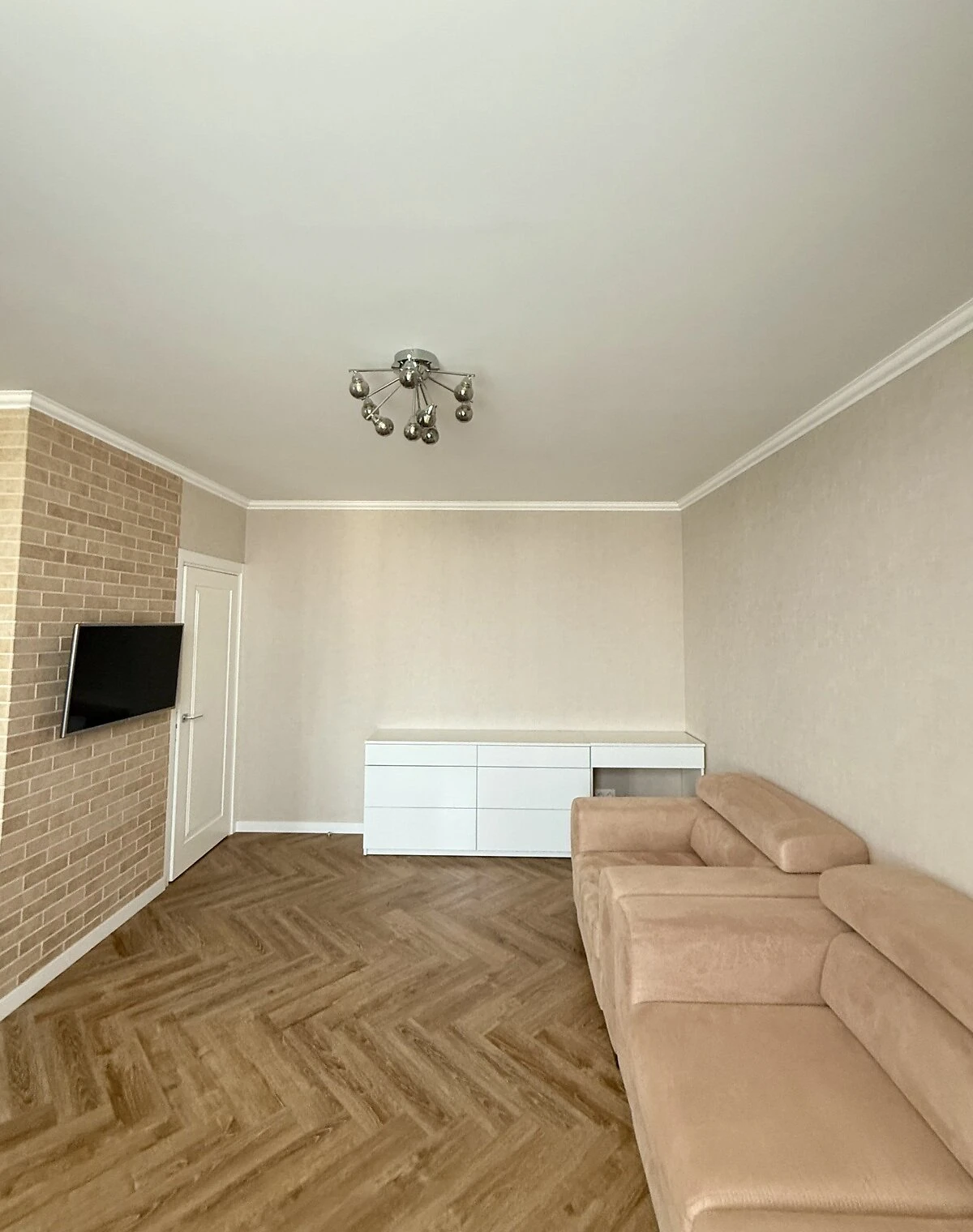 3-кімнатна квартира, Виноградар: євроремонт, ліфт працює без світла - фото 1