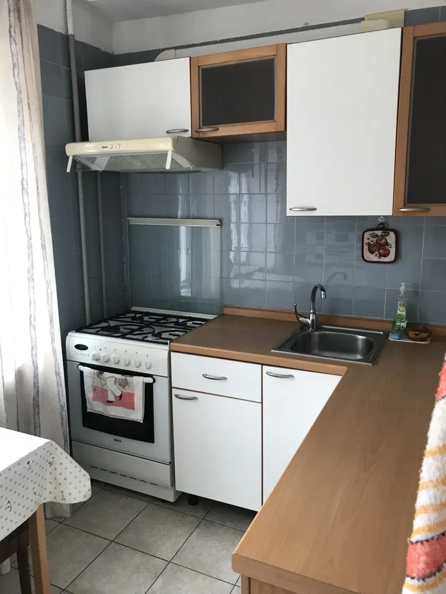 2-кімнатна квартира, Печерський: косметичний ремонт, вода без світла, фото 3