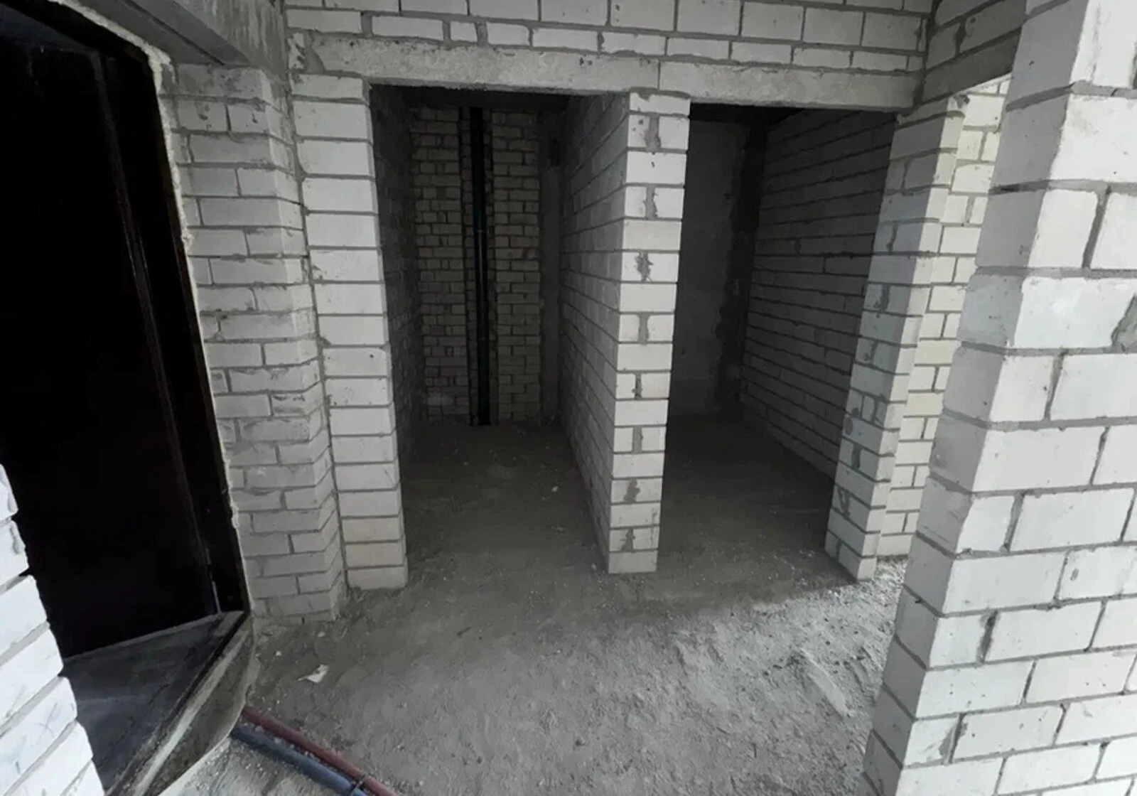 2-кімнатна квартира, Холодна Гора: кухня 12.2 м², цегляні стіни - фото 3