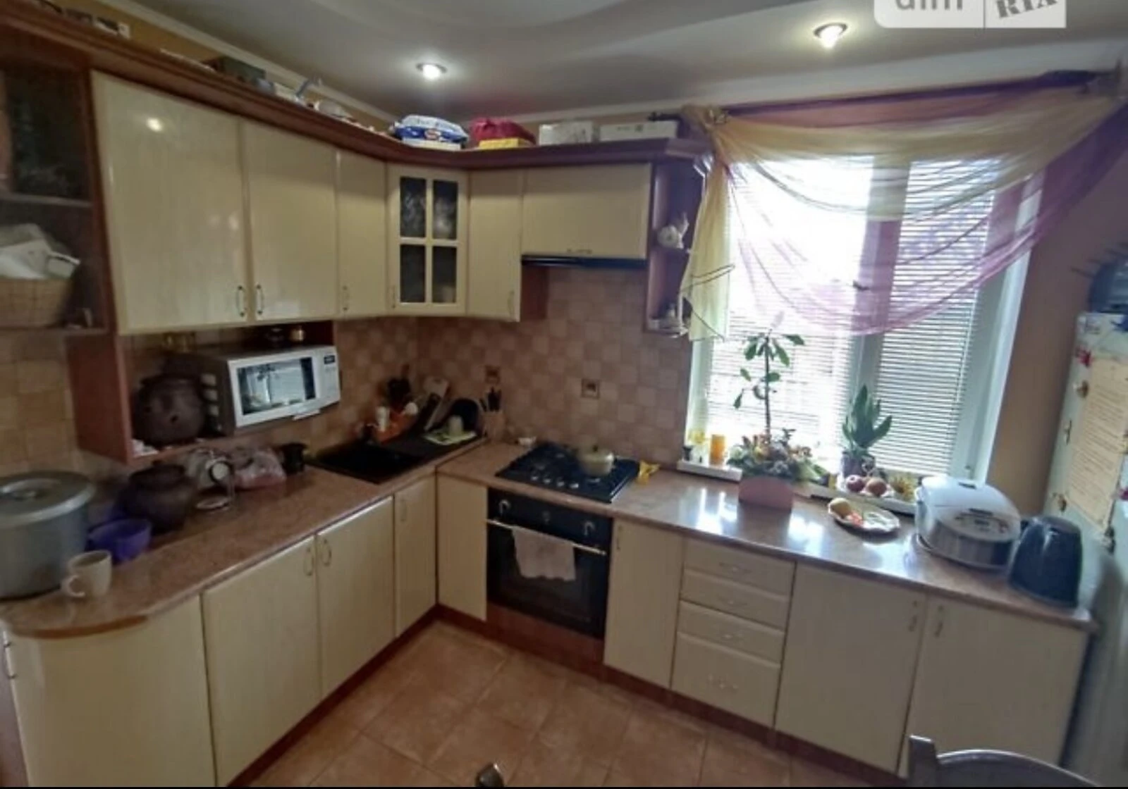 Дом, Пятничаны: гараж с подвалом, большой балкон, колодец, фото 3