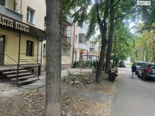 3-кімнатна квартира, Центр: вода й опалення без світла, цегляні стіни - фото 4