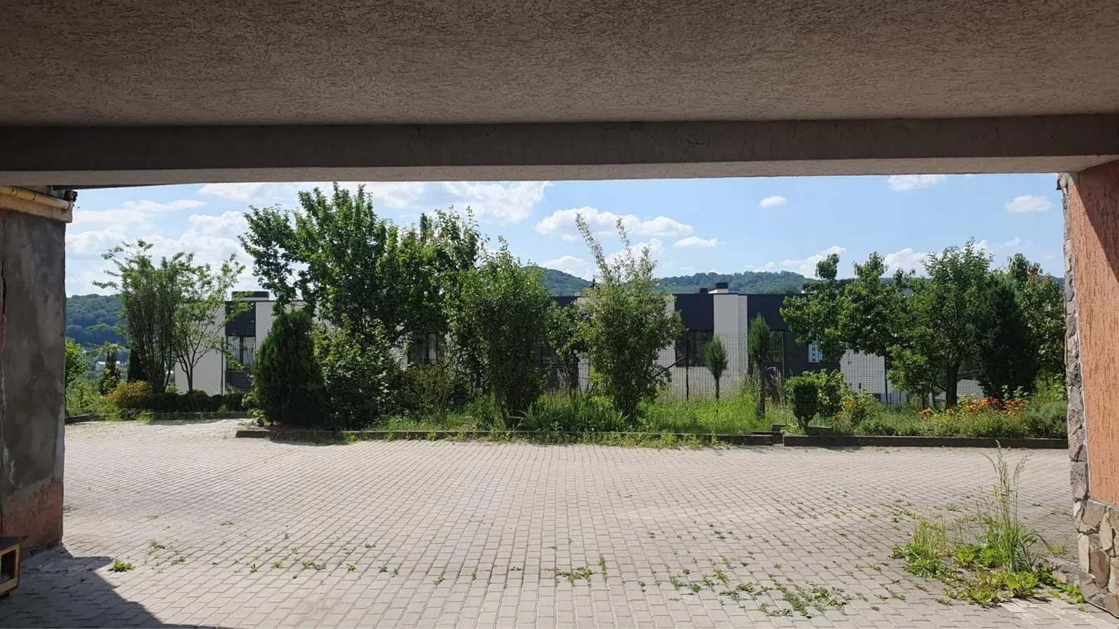 Котедж, Винники: три поверхи, червона цегла, гараж - фото 2