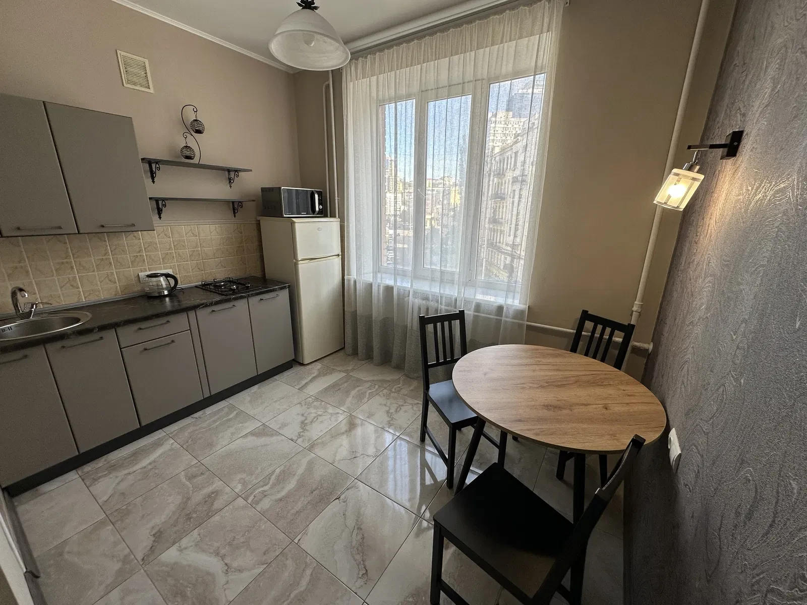 1-кімнатна квартира, Печерський: косметичний ремонт, газ, 3 хв до метро - фото 3