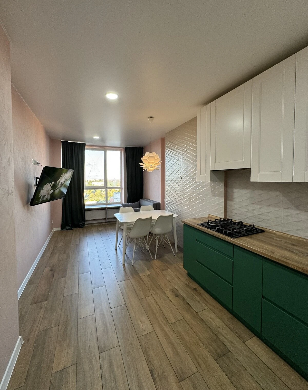 3-комнатная квартира, Ирпень: евроремонт, кухня-студия, укрытие в доме