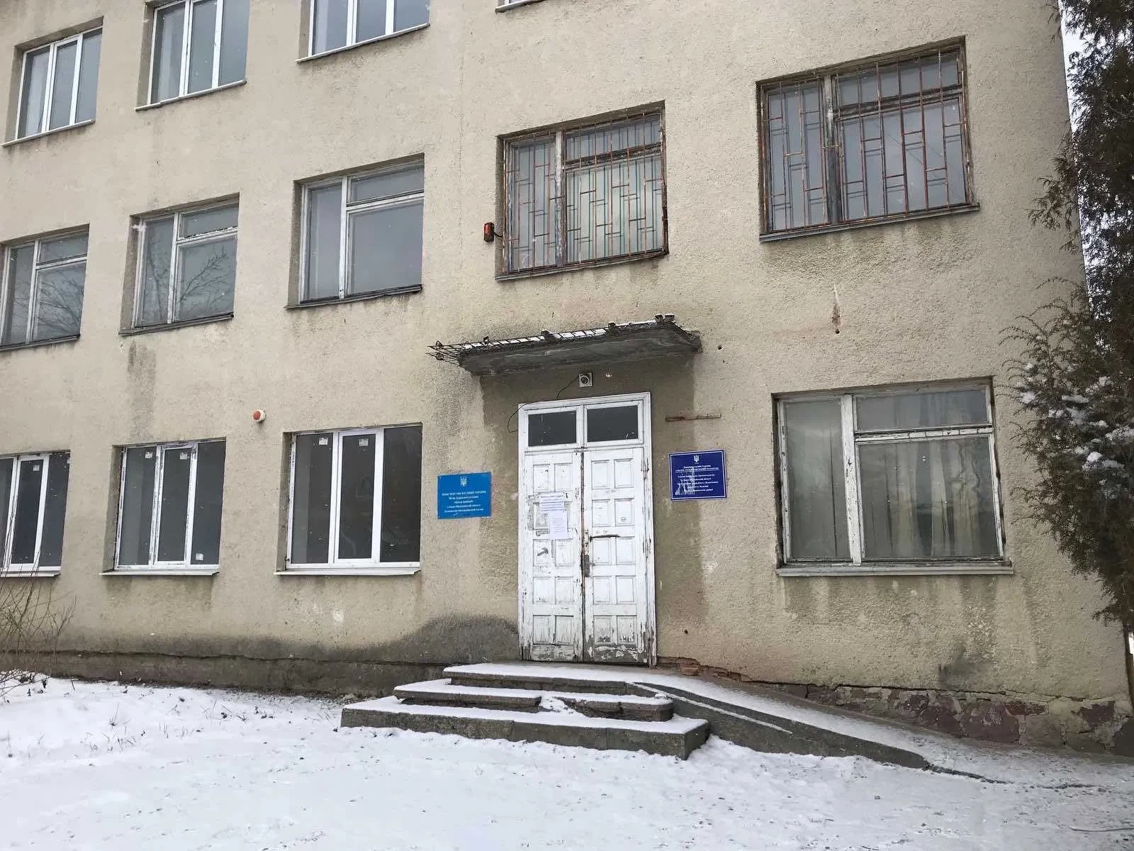 Адміністративна будівля, Долина: 3 поверхи, 42 кВт, земля 800 м² - фото 2