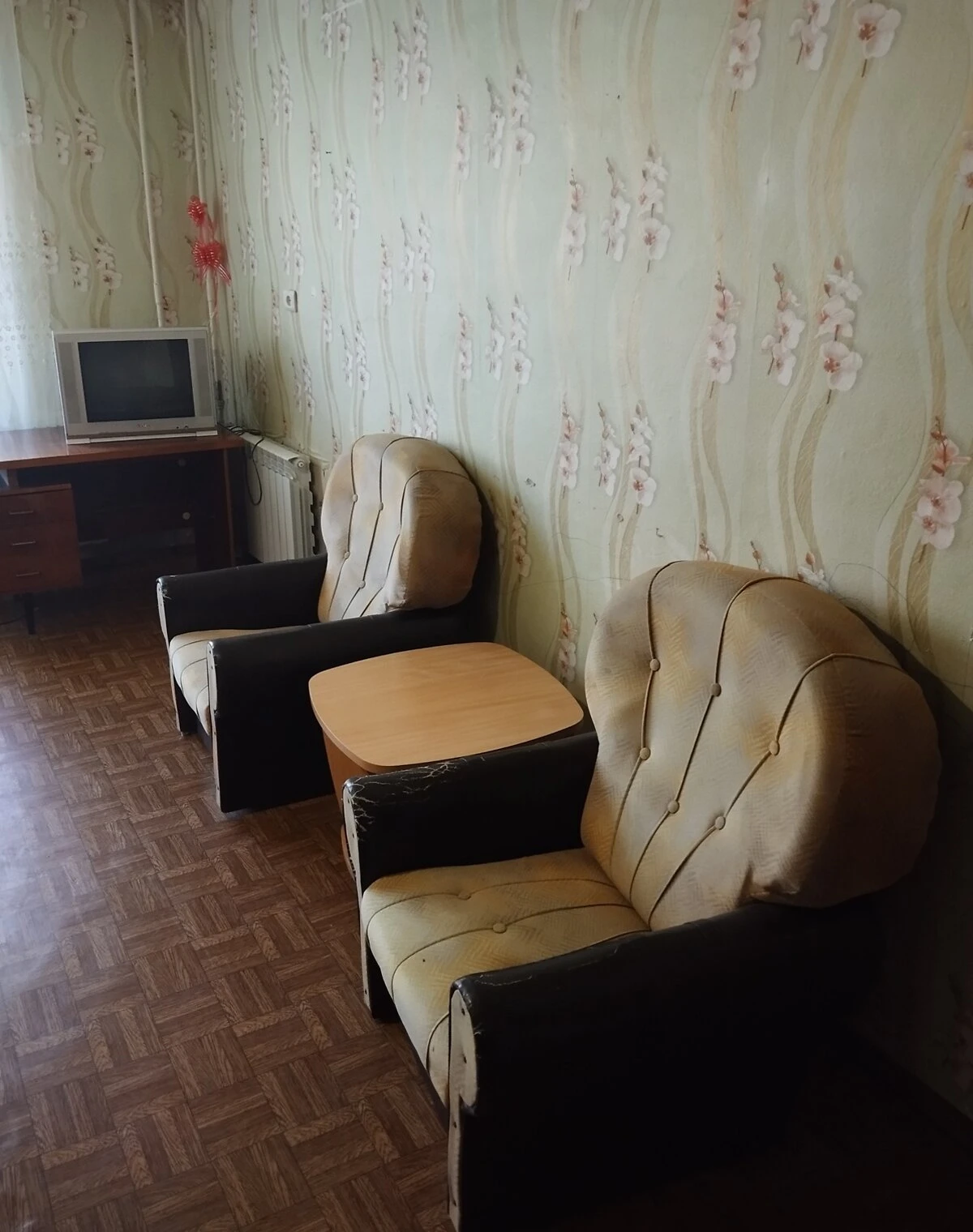 1-комнатная квартира, Коммунарский: можно с маленькими детьми, торг - фото 2
