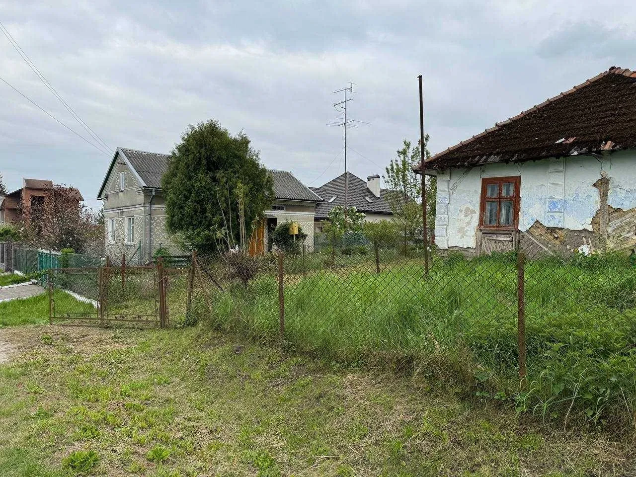 2 участка, Шегини: 700 м до границы, первая линия трассы, фото 2