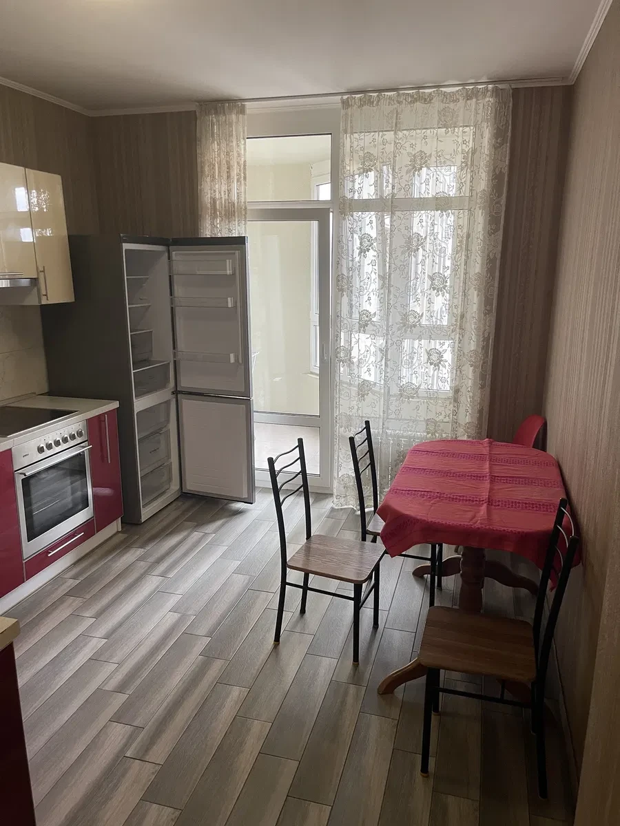 1-кімнатна квартира, Дарницький: генератор, ліфт і вода без світла - фото 1