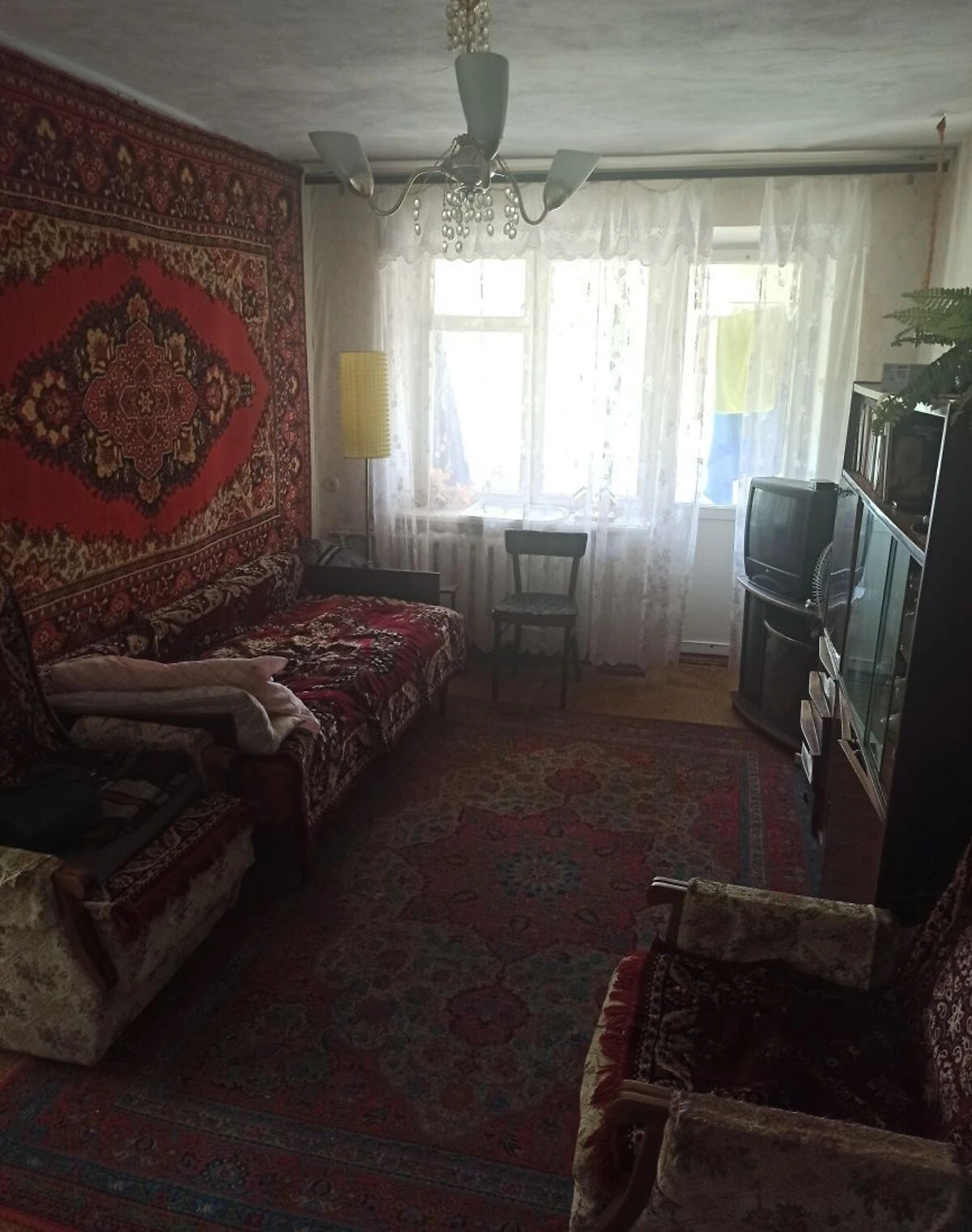 2-кімнатна квартира, Миколаївська: суміжні кімнати, цегляні стіни - фото 1