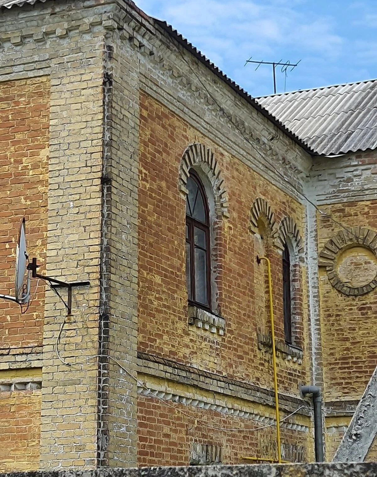 1-кімнатна квартира, Яреськи: чорнова штукатурка, стіни з цегли - фото 2