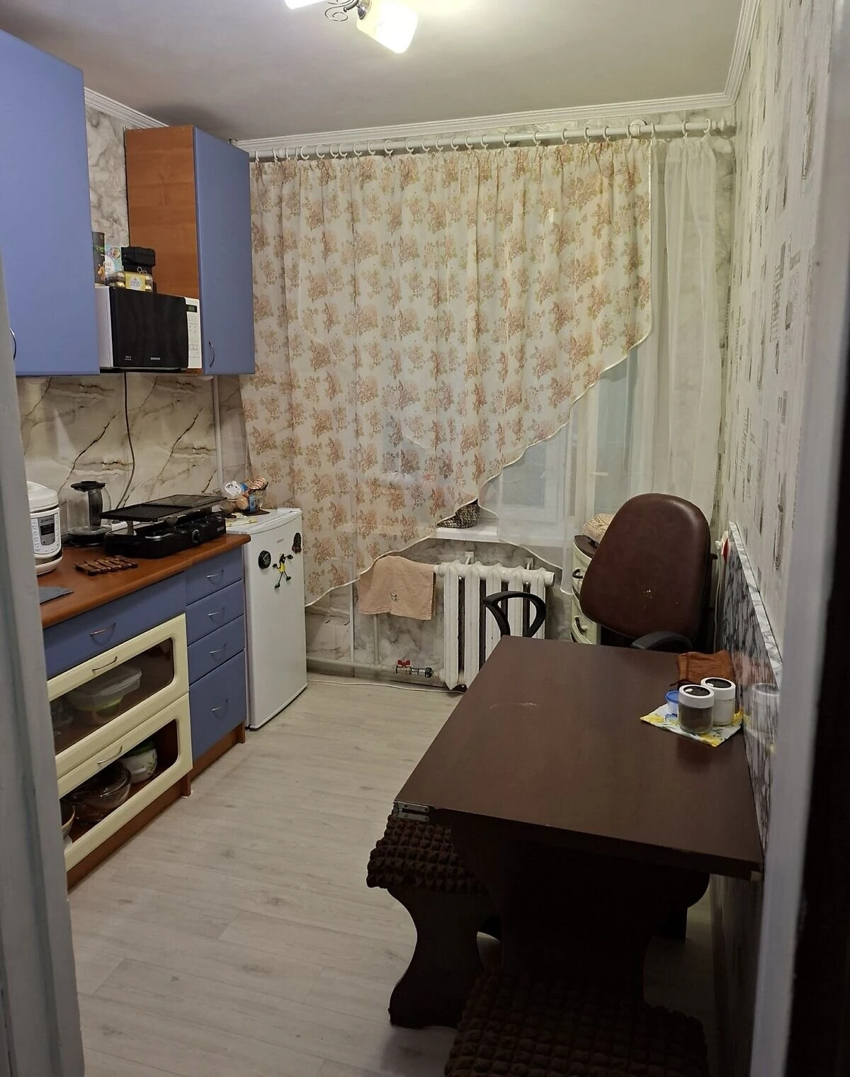 3-кімнатна квартира, Южноукраїнськ: стіни з панелей, натяжна стеля - фото 3