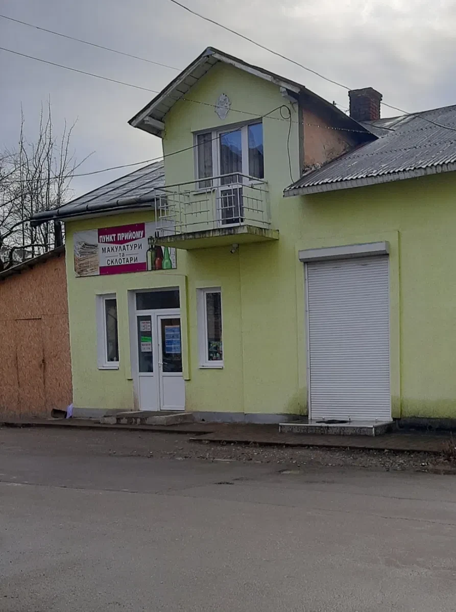 Будинок, Черніїв: подвір’я для відпочинку, можна встановити камін - фото 4