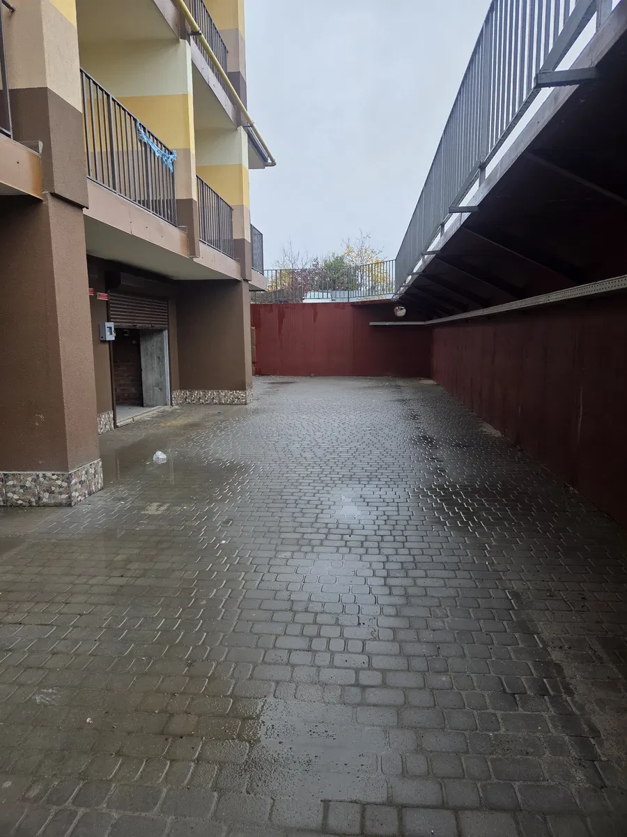 Гараж, Золочів: зарядка електромобіля - фото 3