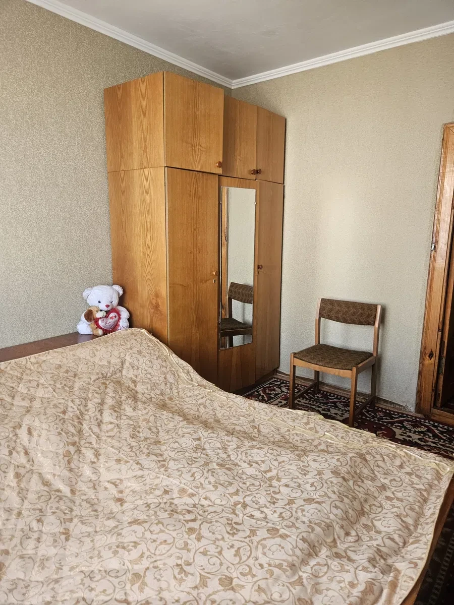 2-комнатная квартира, Ровно: паркет, застекленный балкон, кладовка, фото 3