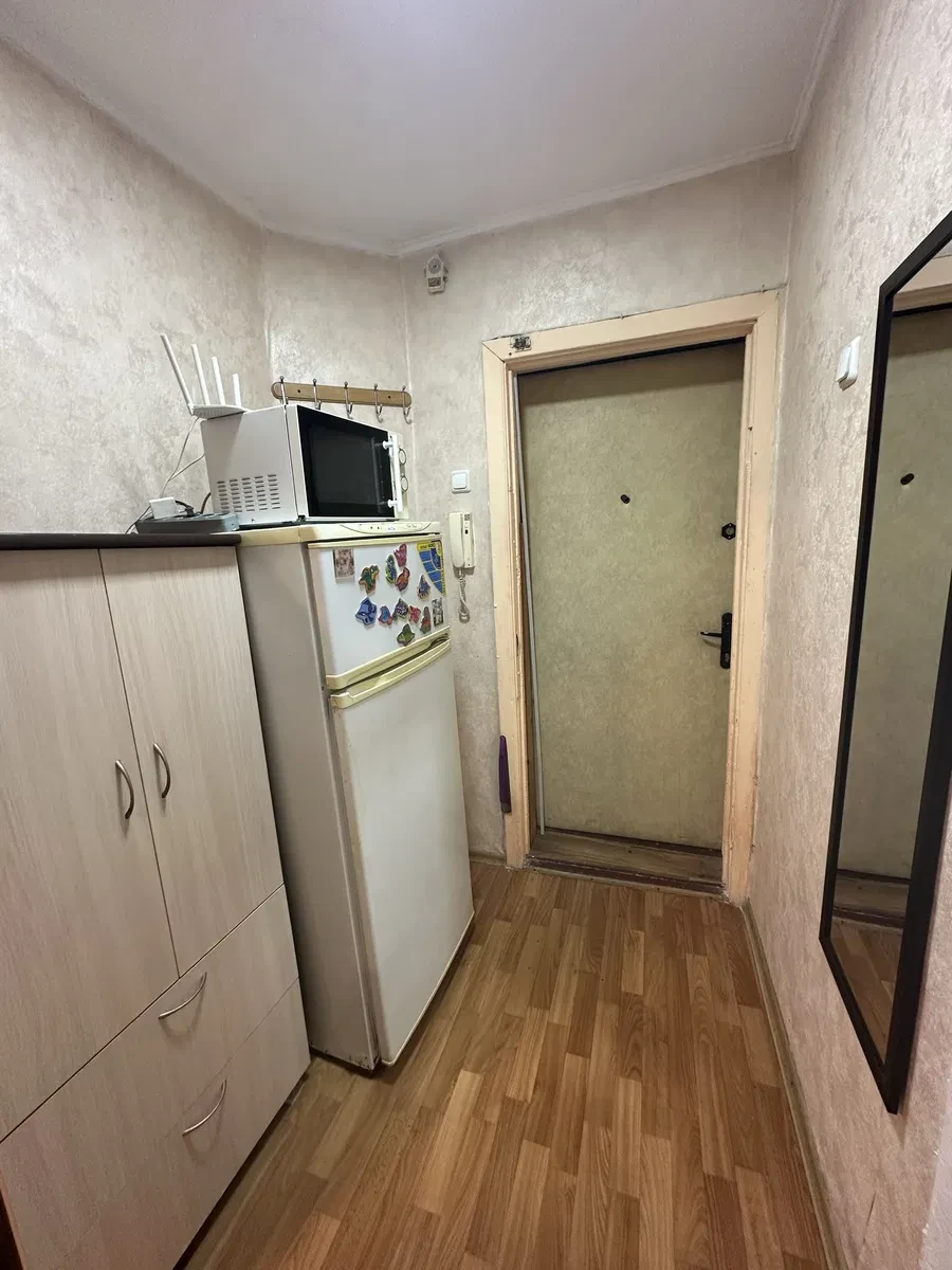 Гостинка, Соломенский: 15 минут пешком до метро Шулявская, возможен торг, фото 4