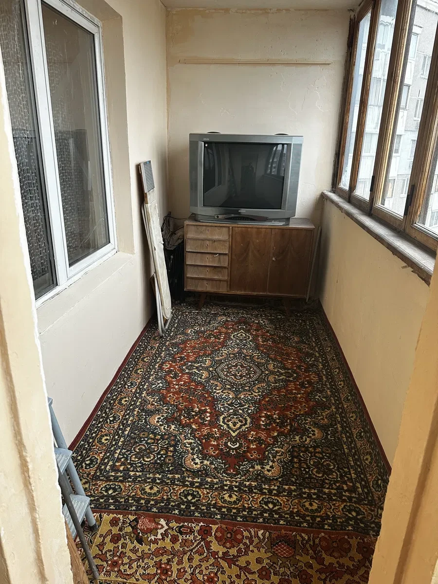 2-кімнатна квартира, Дарницький: роздільні кімнати, склопакети, фото 2