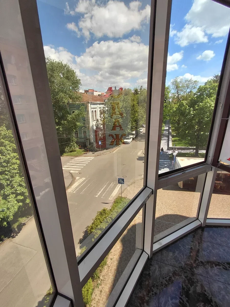 3-кімнатна квартира, Полтава: дизайнерський ремонт, паркінг - фото 4