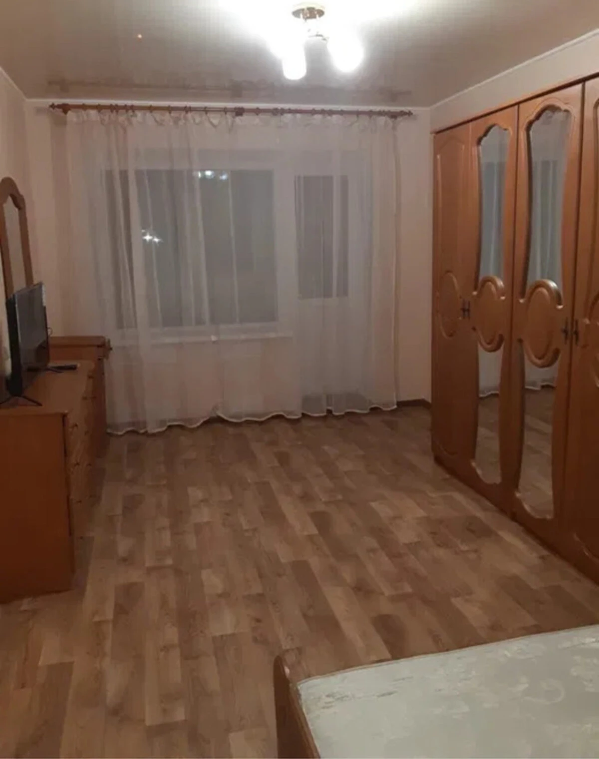 1-комнатная квартира, Корабельный: евроремонт, балкон, фото 3