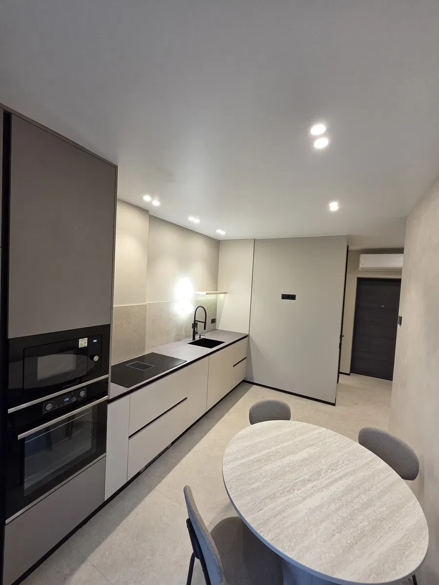 1-кімнатна квартира у ЖК Resident Hall: авторський ремонт, кухня 10 м² - фото 2