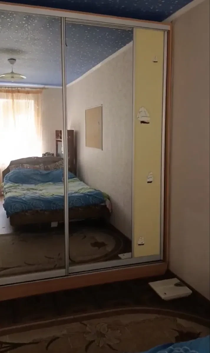 2-кімнатна квартира, Краматорськ: косметичний ремонт, балкон