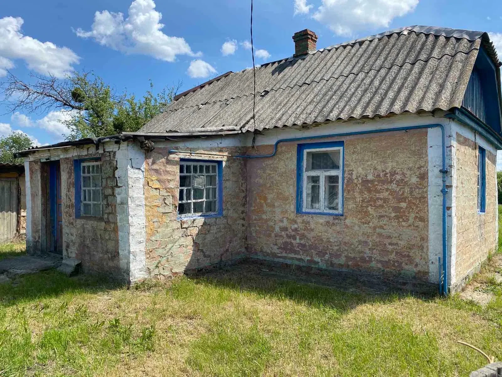 Будинок, Рибці: під реконструкцію, газ і електрика, озеро поруч - фото 1