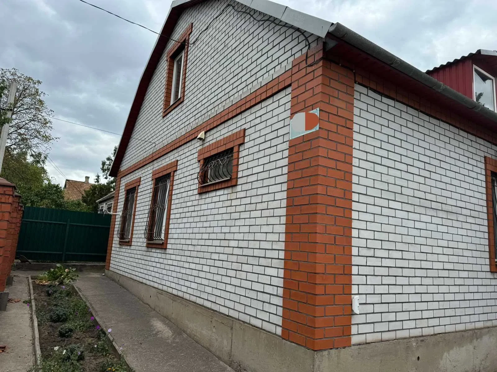 Дом, Центрально-Городской: гараж, 10.10 соток, летняя кухня