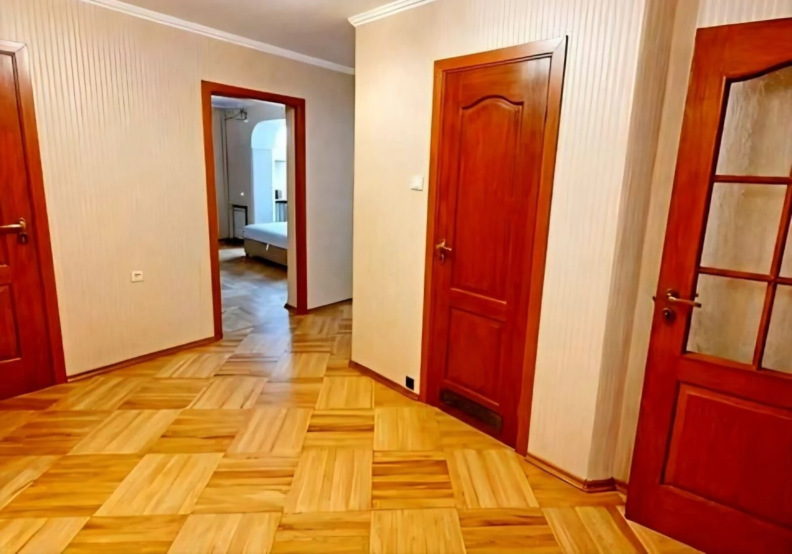 Кімната, Нова забудова: євроремонт, вода й інтернет без світла - фото 1