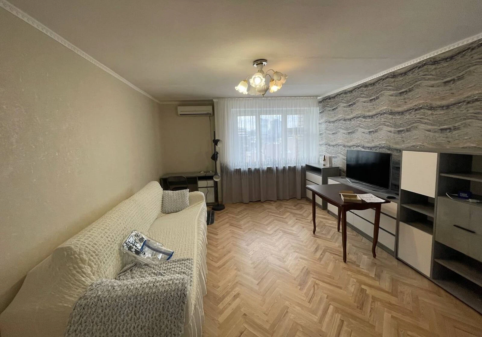 3-кімнатна квартира, Нова забудова: новий ремонт, тепло й вода без світла - фото 1