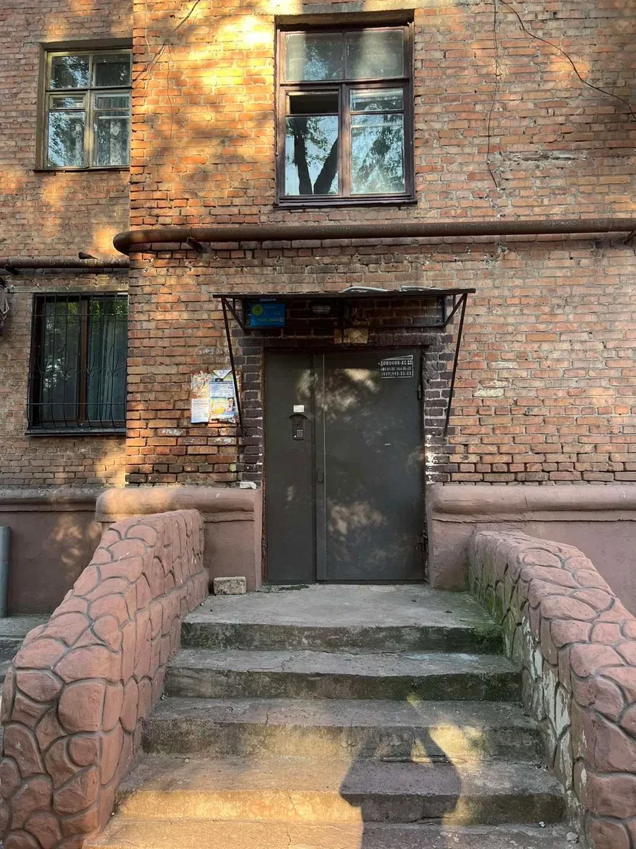 3-кімнатна квартира, Покровський: сарай із сухим погребом, ставок поруч - фото 2