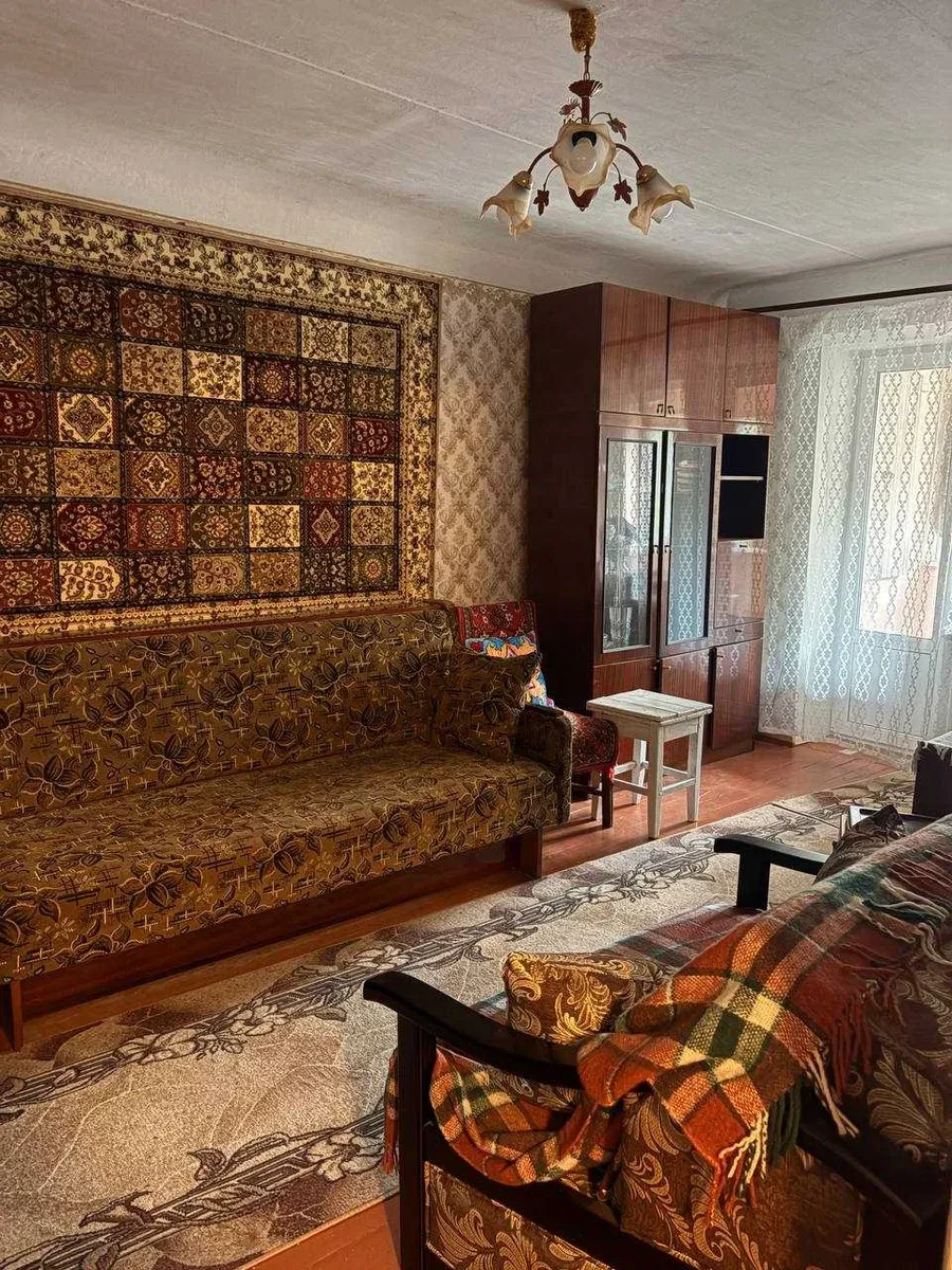 2-кімнатна квартира, Поділ: погріб із входом з балкона, торг - фото 1