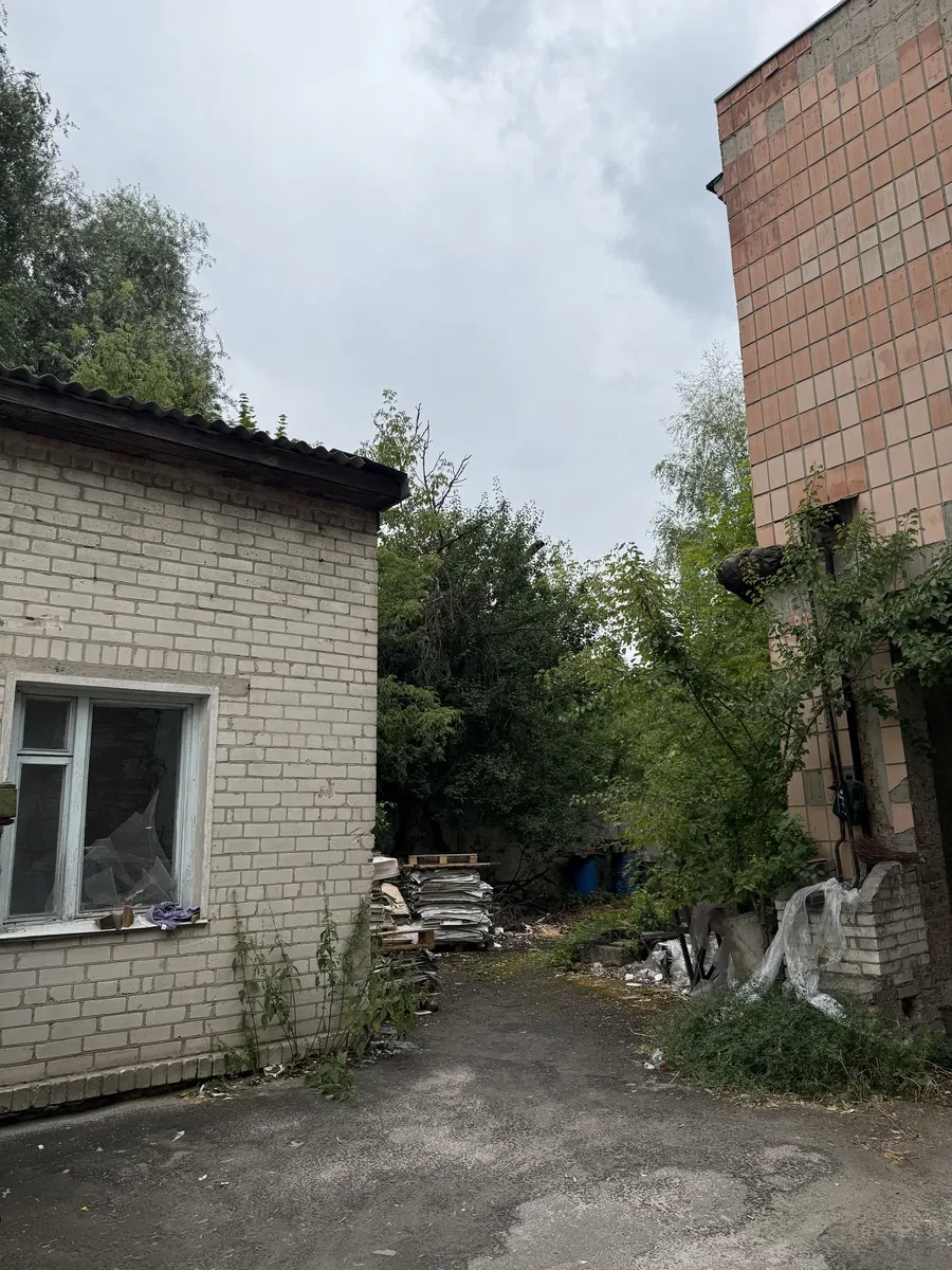 Приміщення, Рівне: цілодобова охорона, прохідна 100 м² - фото 4
