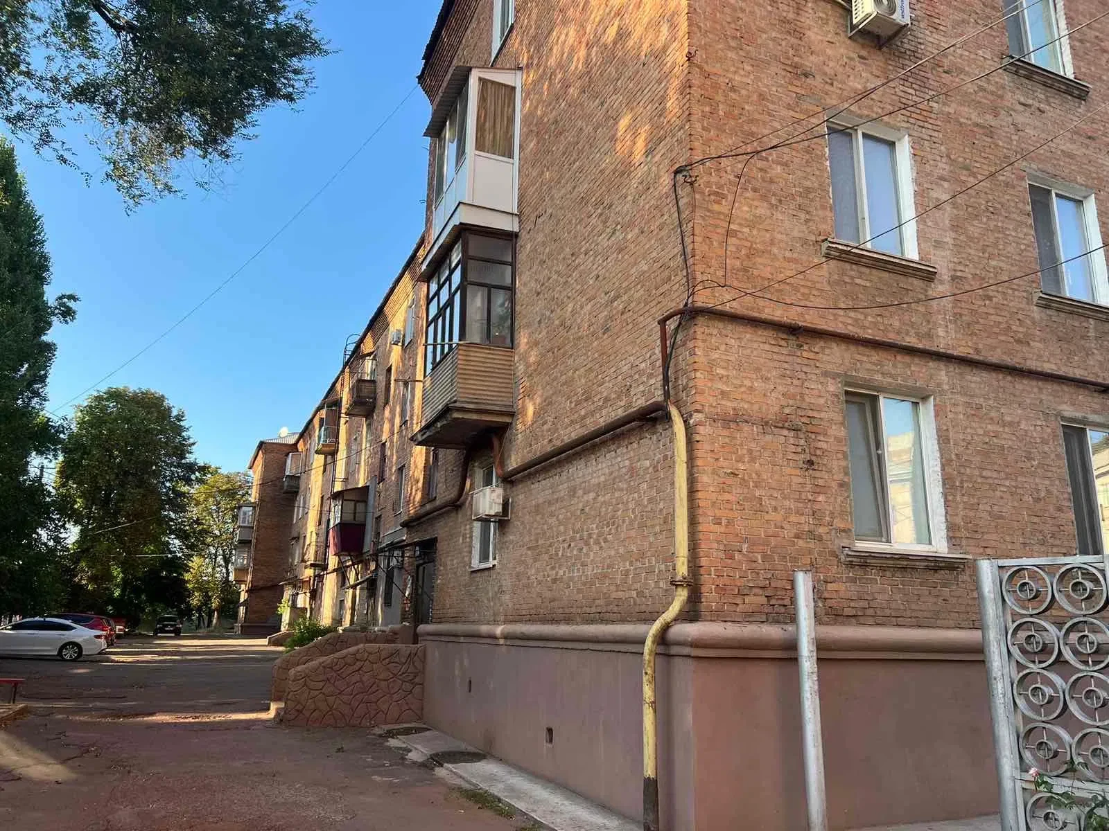 3-комнатная квартира, Покровский: сарай с сухим погребом, рядом пруд, фото 5