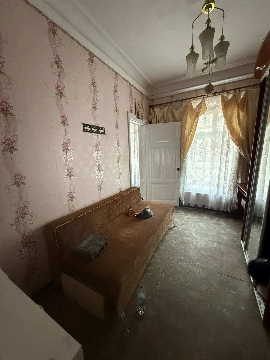 2-кімнатна квартира, Приморський: двоконтурний котел, меблі залишаються - фото 2
