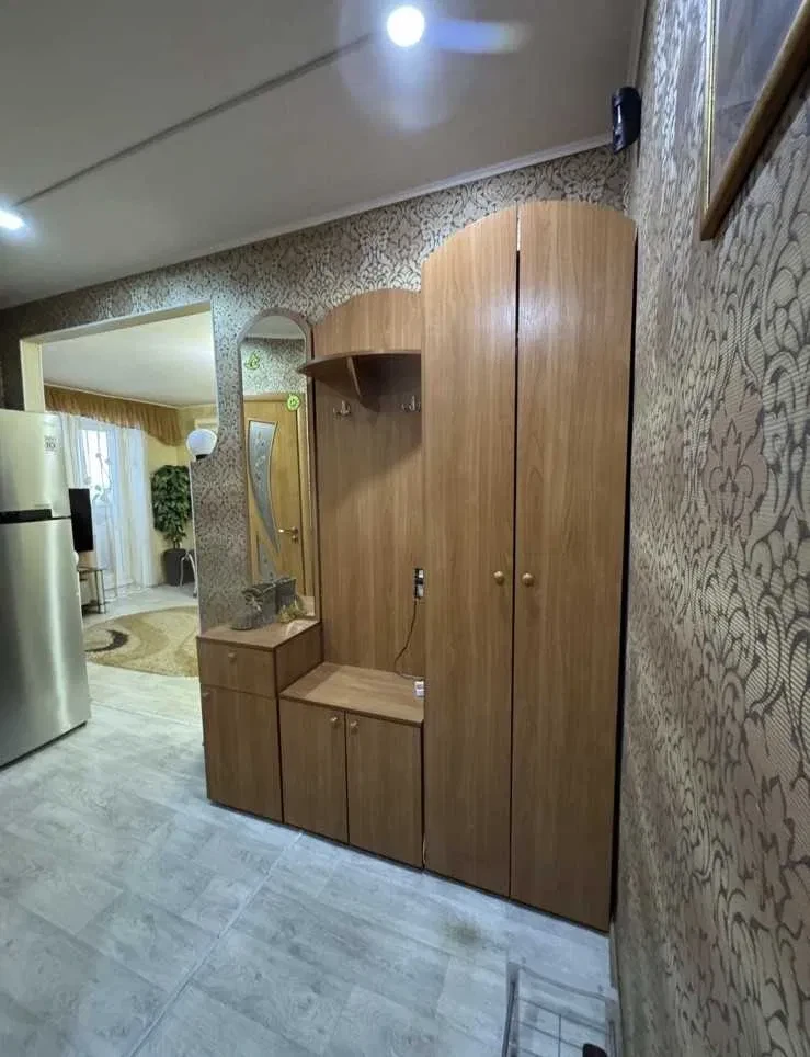 3-кімнатна квартира, Комунарський: тепла, з ремонтом, фото 2