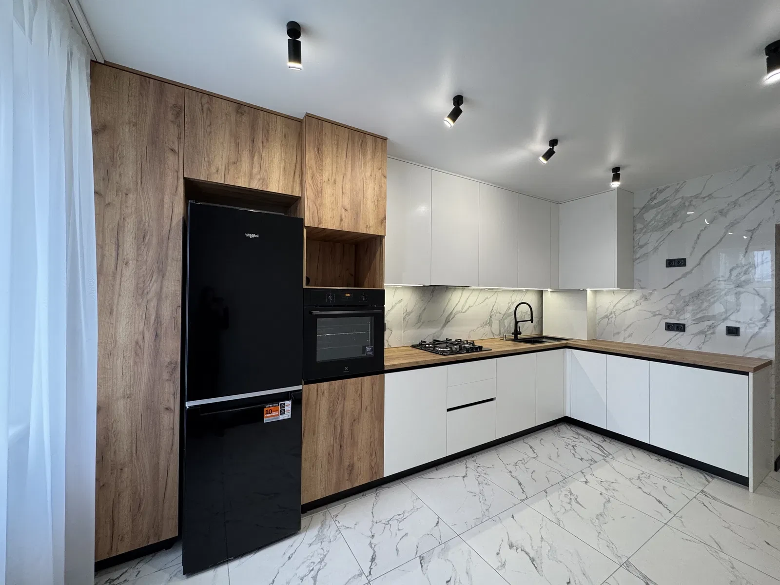 1-кімнатна квартира у ЖК Модуль: авторський ремонт, ТРЦ Avenir Plaza - фото 2