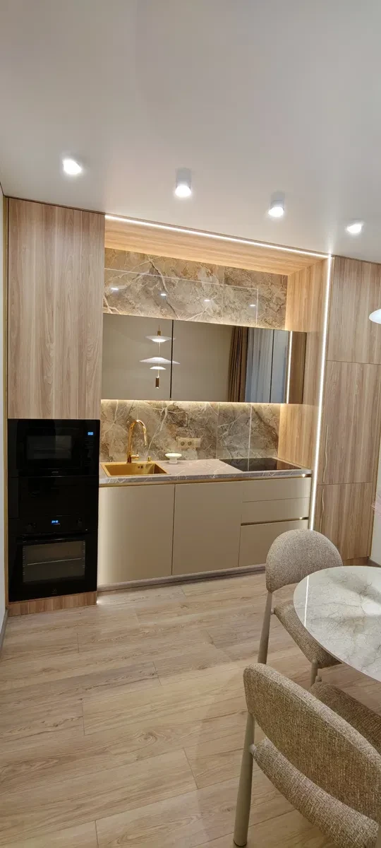 1-комнатная квартира в ЖК Kadorr city 61 Жемчужина: авторский ремонт - фото 2