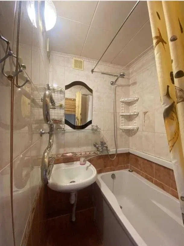 2-кімнатна квартира, Холодногірський: роздільні кімнати, метро 5-7 хв, фото 5