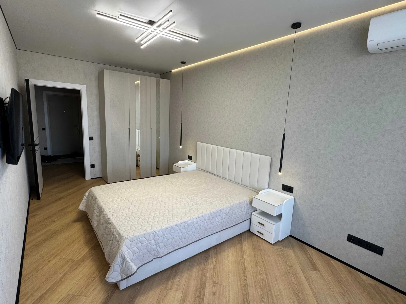 3-кімнатна квартира у ЖК Куб 29: перша здача, генератор, тераса 20 м², фото 5