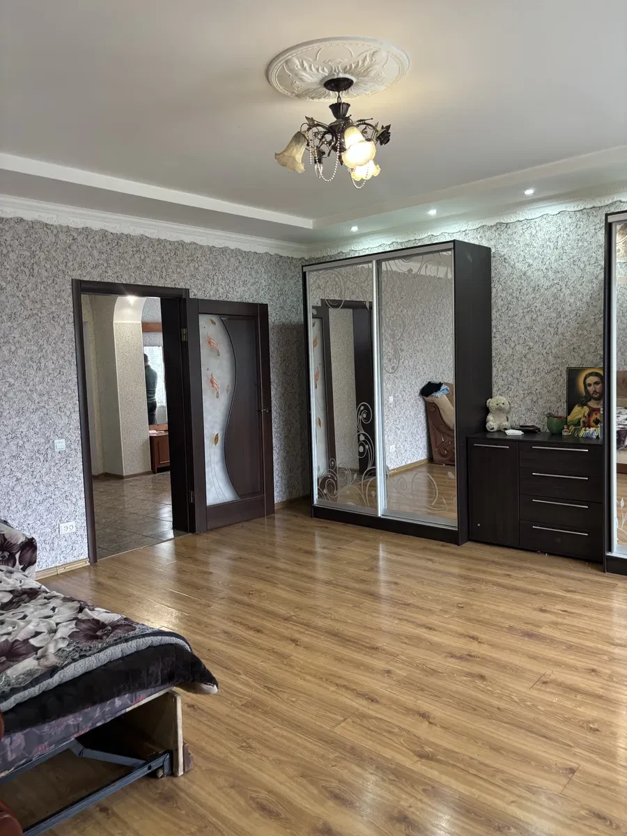 Будинок, Доробратово: сад і город, господарські прибудови - фото 1