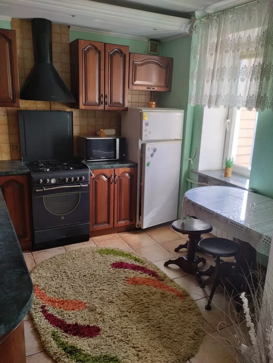 3-кімнатна квартира, Кам'янець-Подільський: світло не вимикають, 2 балкони - фото 3