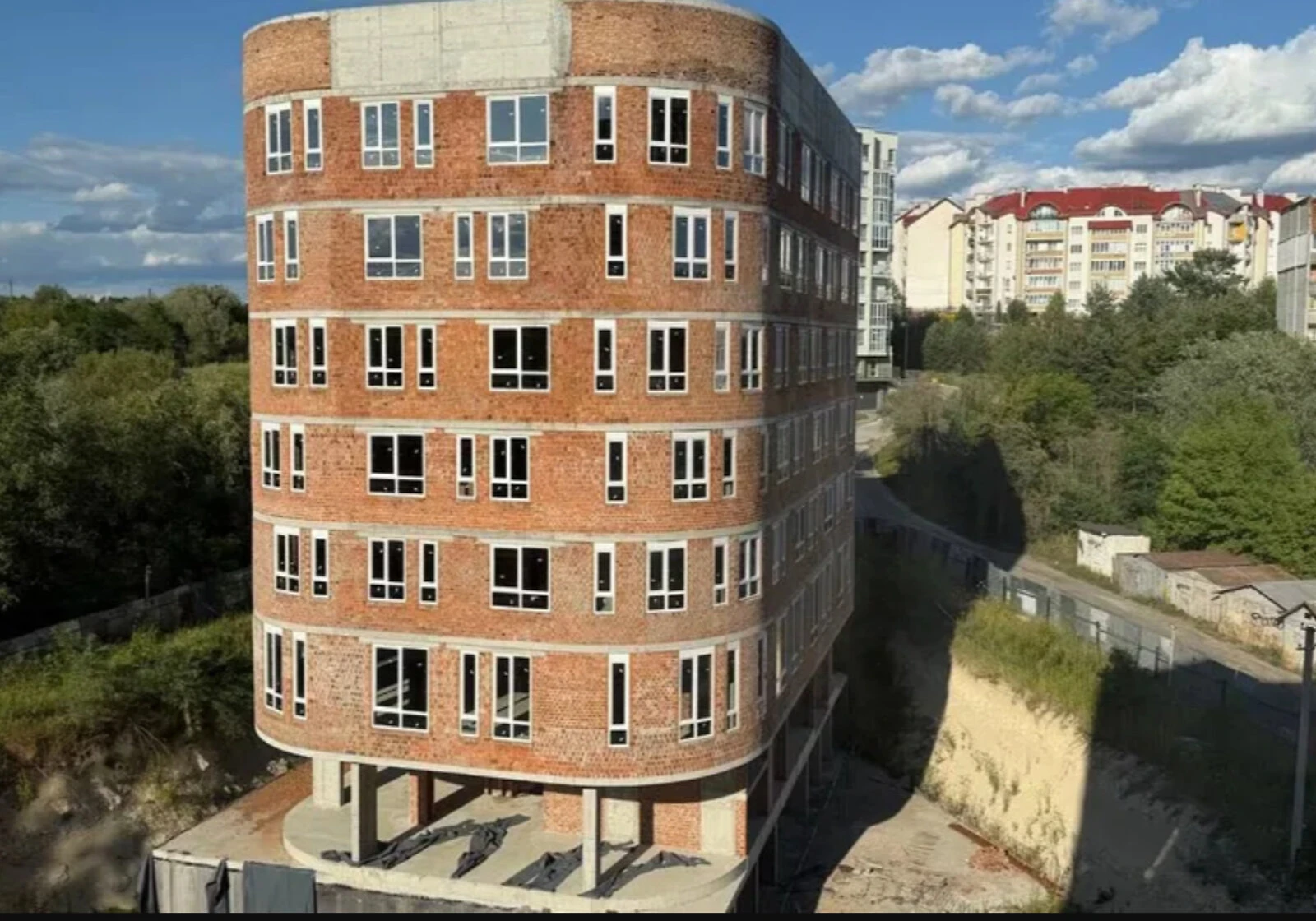 3-кімнатна квартира, Замарстинів: кухня-студія, резервне живлення