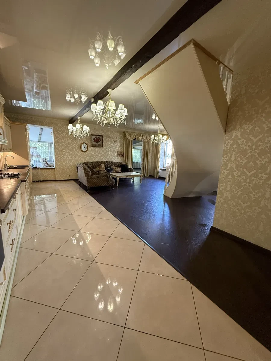 4-кімнатна квартира, Заводський: кухня 60 м², 4 спальні, єОселя - фото 4
